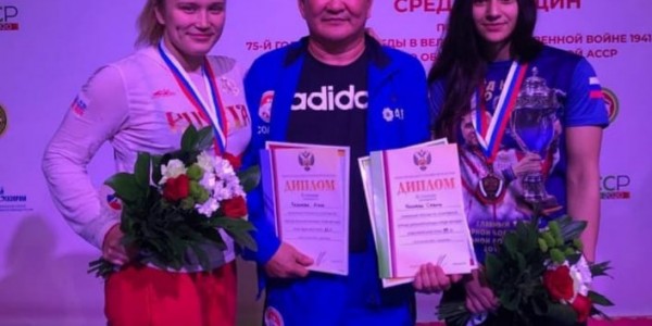 Казымова, Назарова — тустууга Арассыыйа призердара