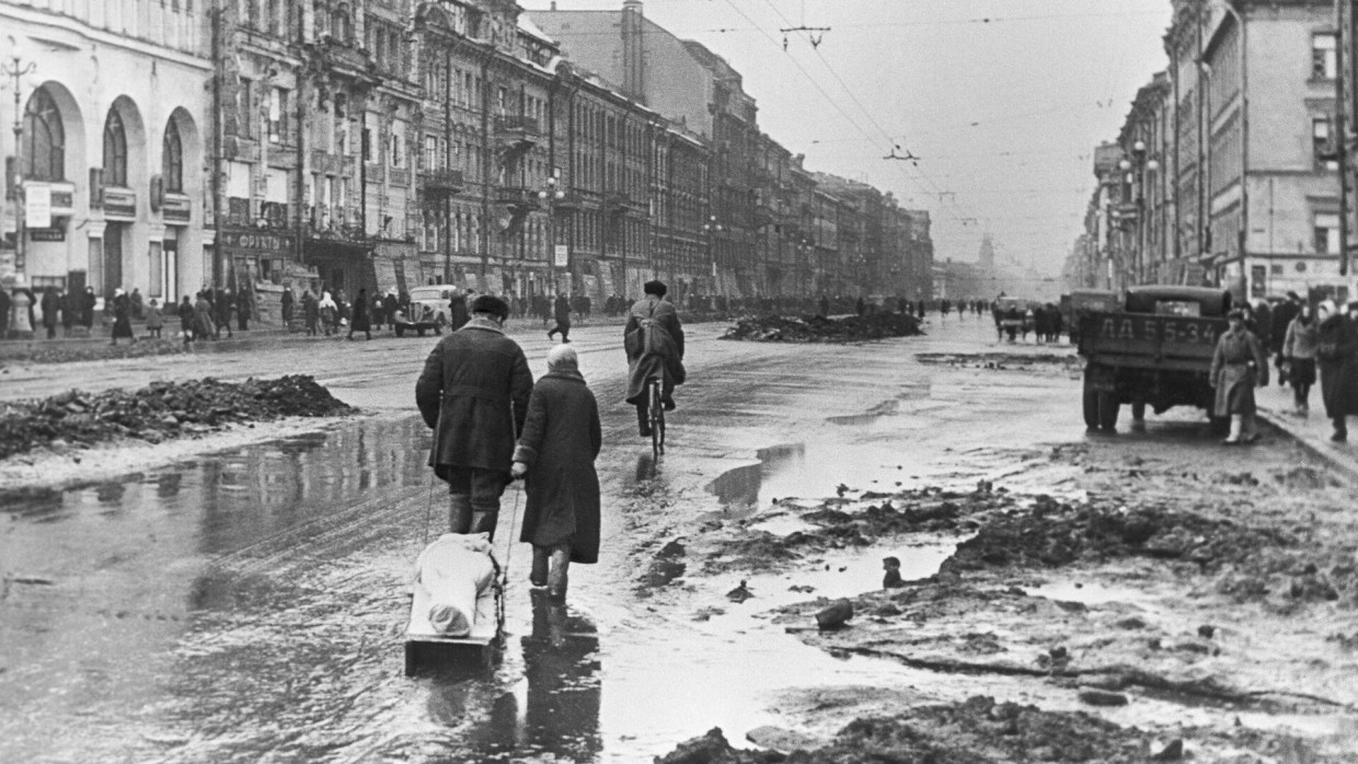 Ленинград блокадата